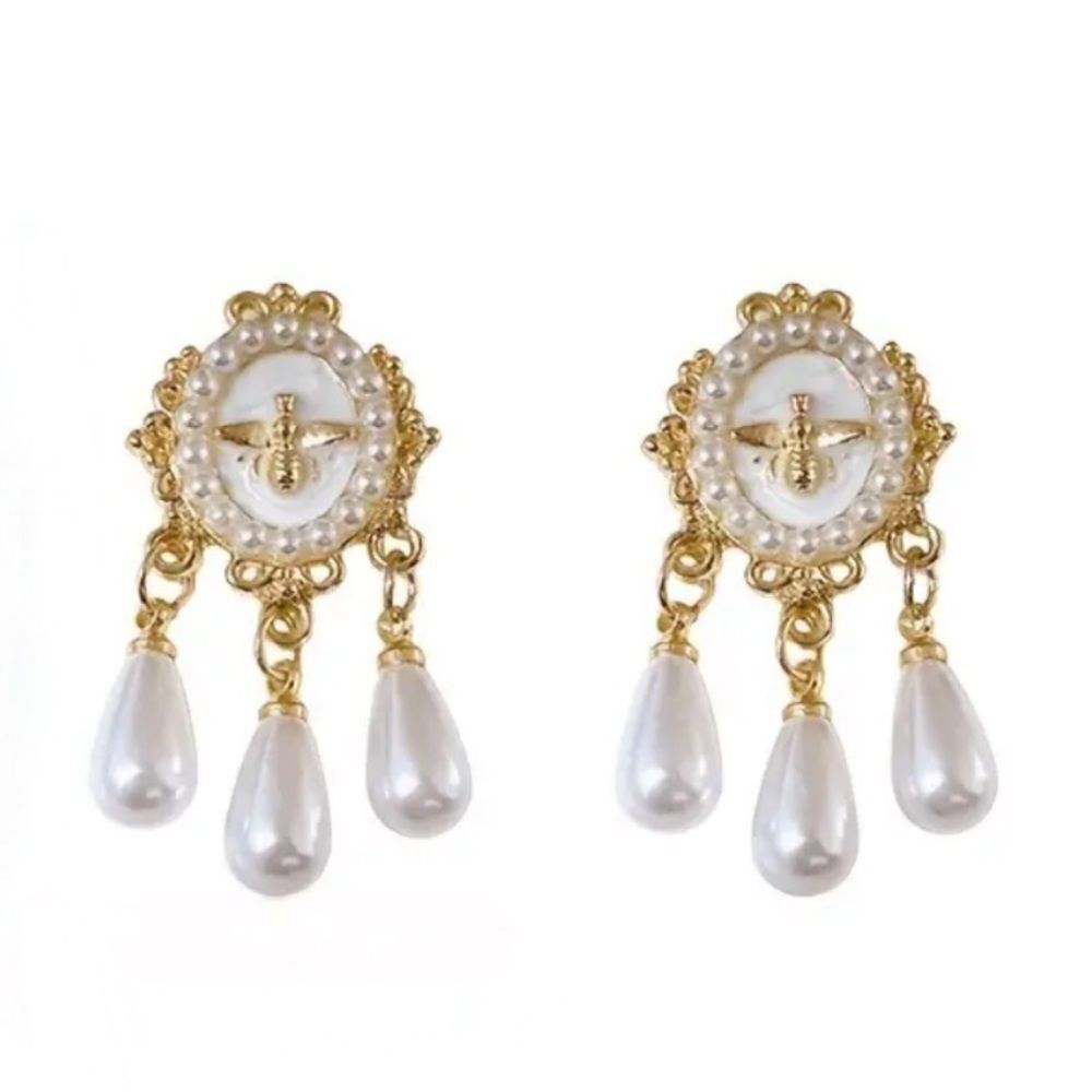 Pearl drop earrings N378